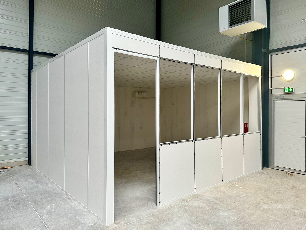 ITQ Security à Serris — Cloisonnement d’un espace de bureaux