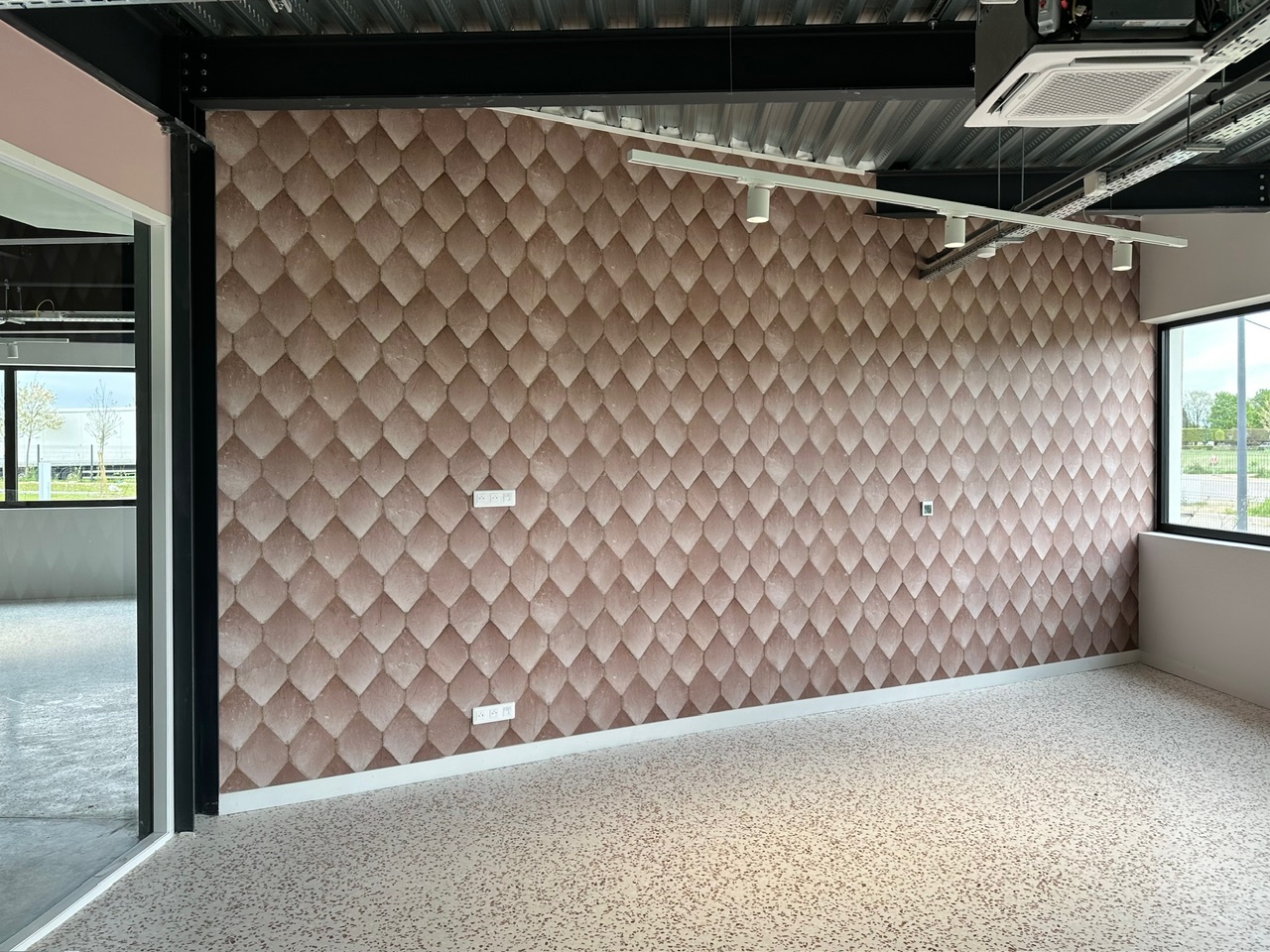 ITQ Security à Serris — Finitions murales décoratives