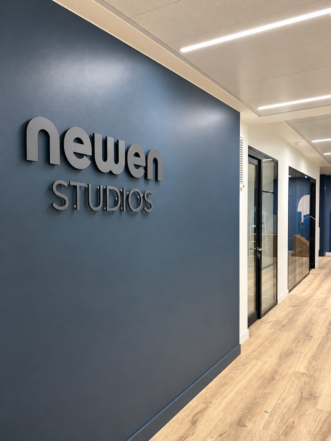 Entrée des bureaux Newen Studios — Newen Studio, Paris 15e