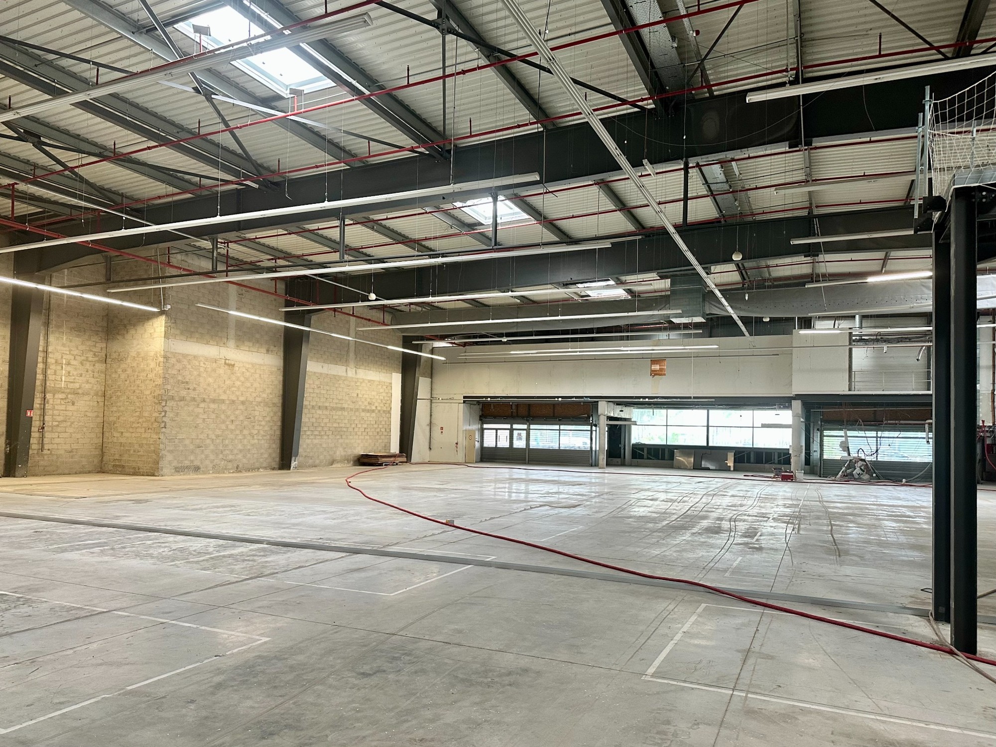 Transformation du hangar Overland à Pontault-Combault